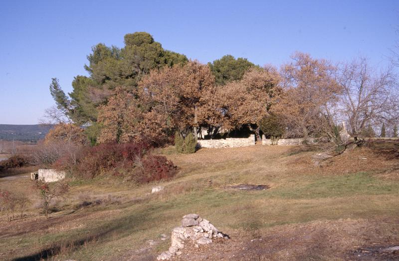 Parc, mur de clôture.