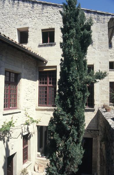 Façade sur cour intérieure.