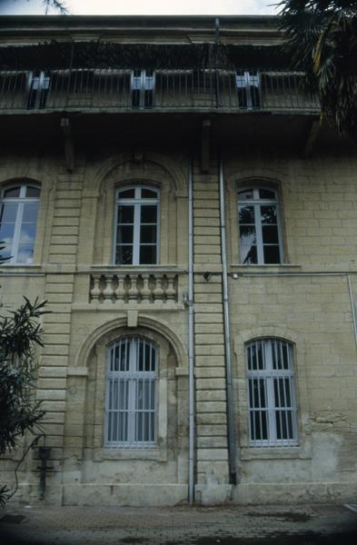 Façade sur jardin.