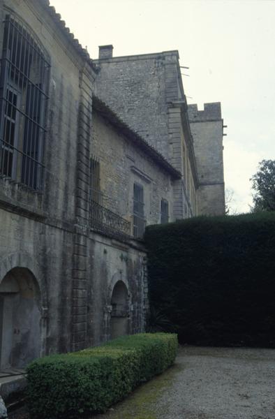 Façade sur jardin, côté est.