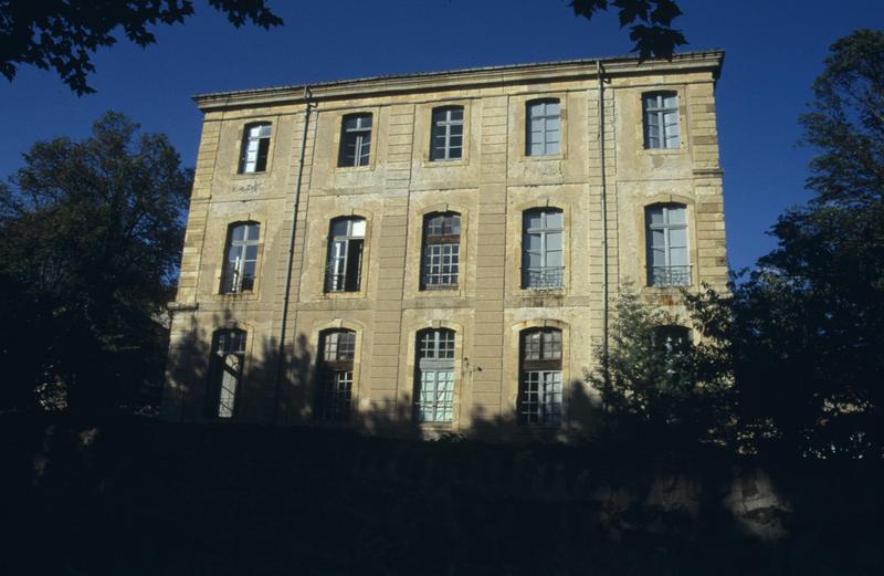 Façade latérale sud sur potager.