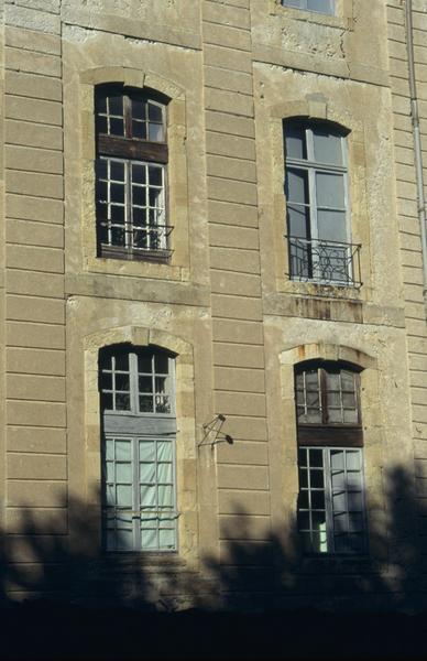 Façade latérale sur potager, détail.