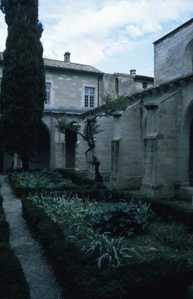 Petit cloître.