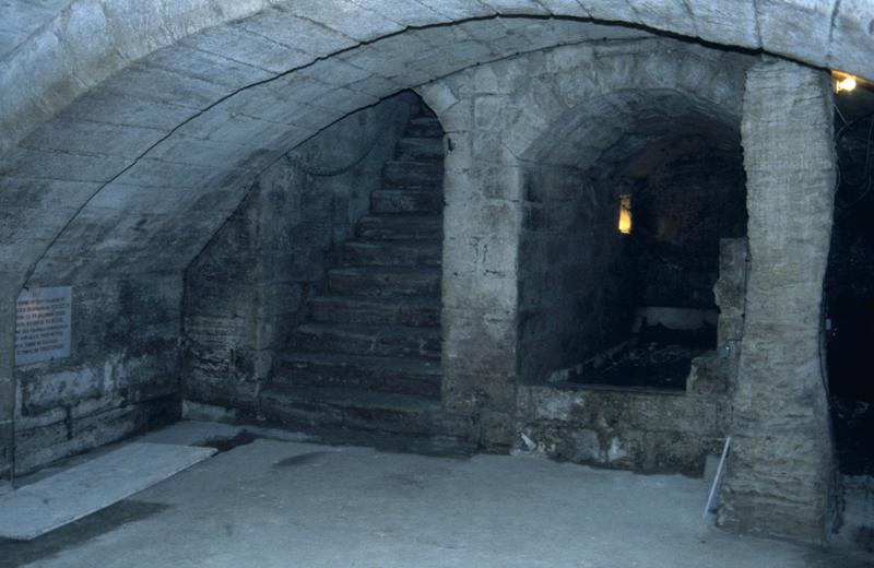 Rue Montée-du-Fort, vue intérieure : cave.