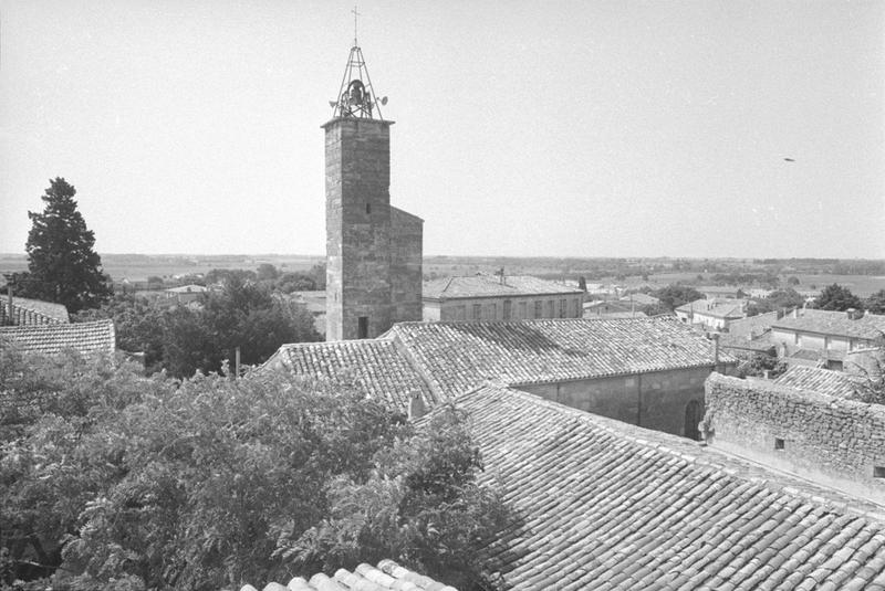 Clocher, vue éloignée.