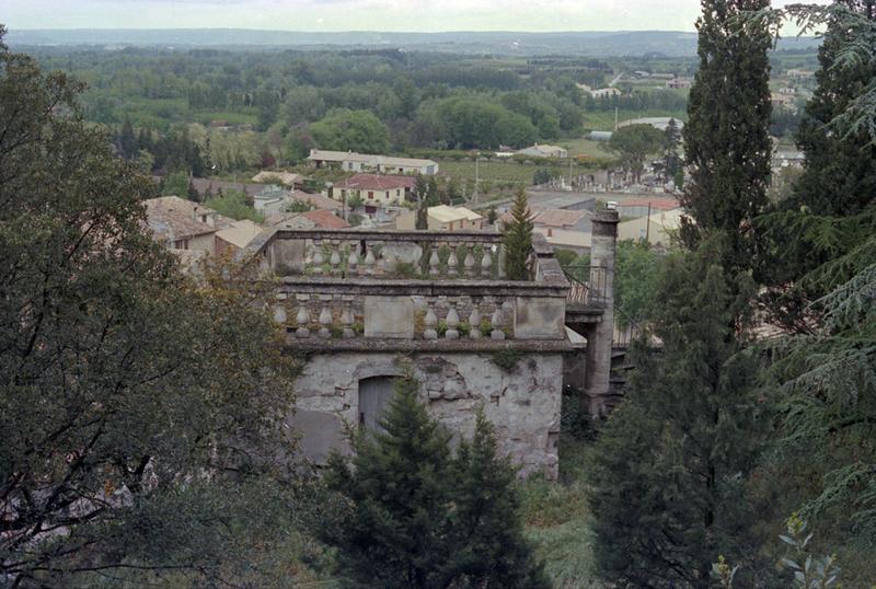 Belvédère, angle nord-ouest du parc, vu depuis le château.