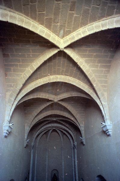 Eglise, vue intérieure : voûte de la nef.