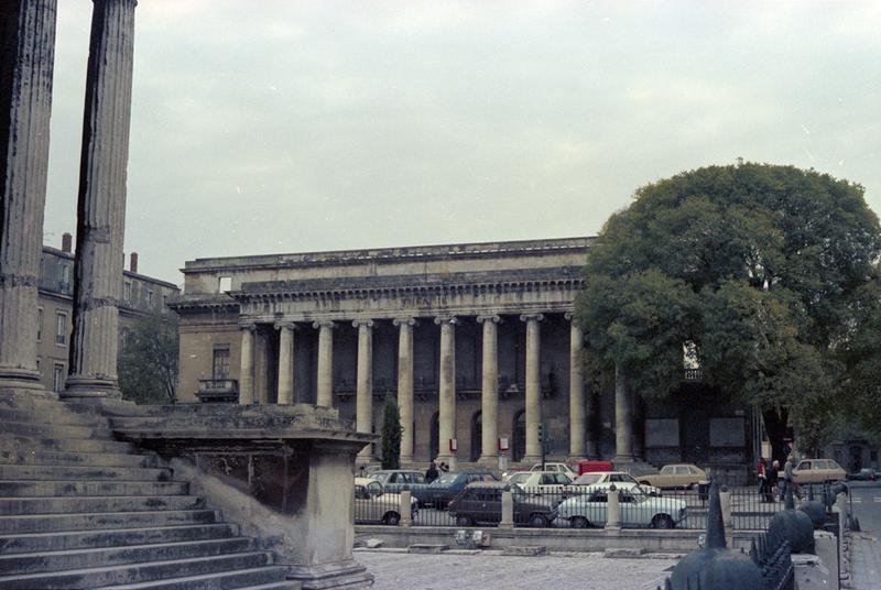 Vue d'ensemble depuis la Maison Carrée.