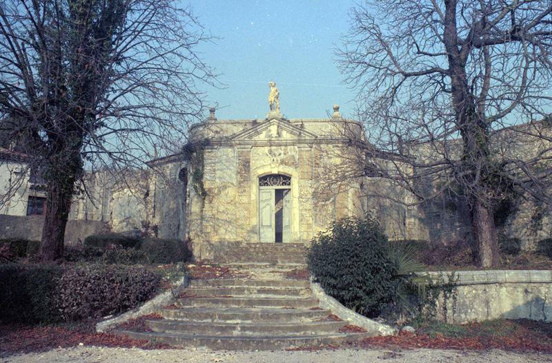 Théâtre : vue générale.