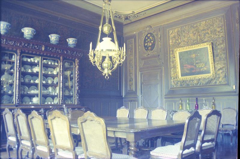 Vue intérieure, salle à manger.