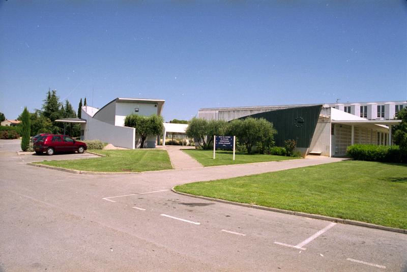 Vue générale de l'entrée du lycée agricole de Rodilhan.