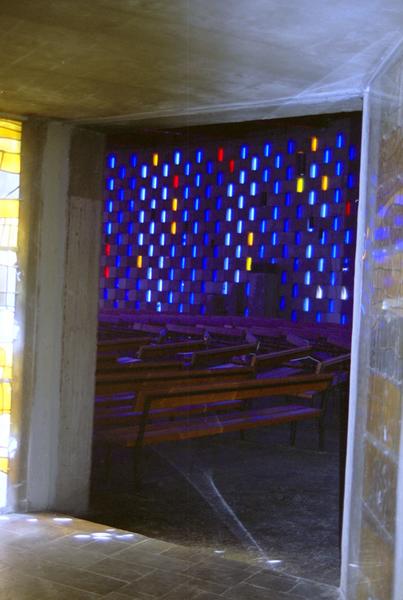 Eglise, intérieur, jeux de lumière.