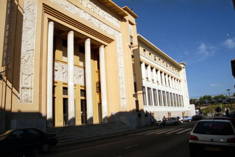 Façade sur rue Dhuoda.