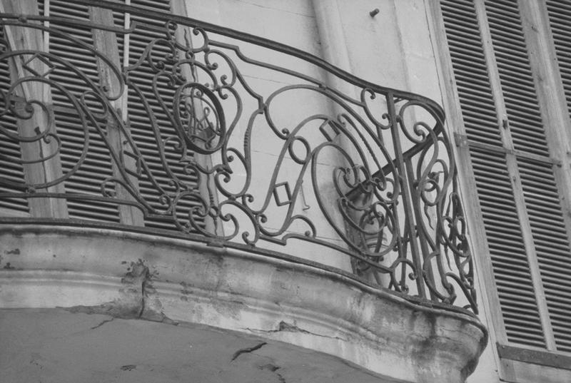 Balcon (actuellement déplacé dans les réserves).