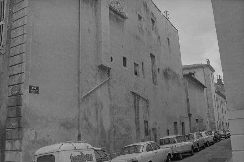 Façade arrière, sur rue Balore.