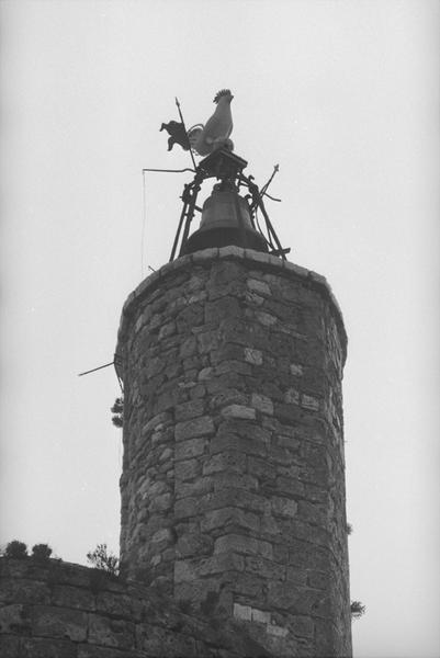 Sommet de la tour et cloche.