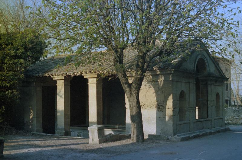 Vue générale du bâtiment est.