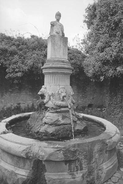 Fontaine.