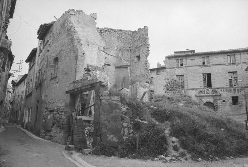 Façade principale vue depuis la rue Pitot.