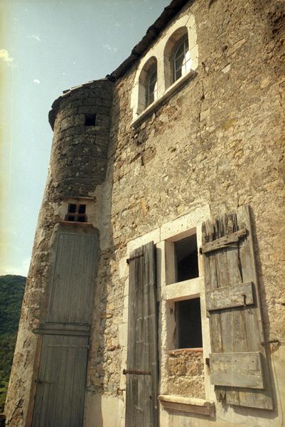 Façade sud et tour sud-ouest.