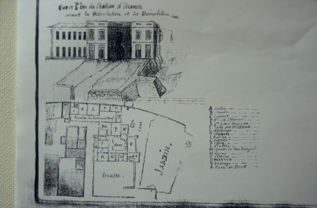 Document archives privées ; vue et plan avant la révolution et sa démolition.