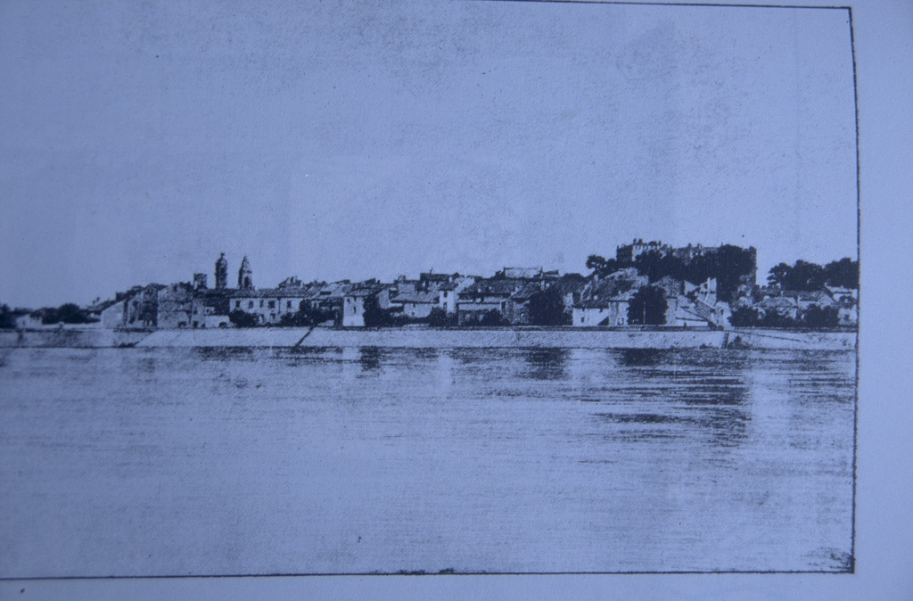 Vue générale d'Aramon issue de l'ouvrage de l'abbé Valla, 1906.