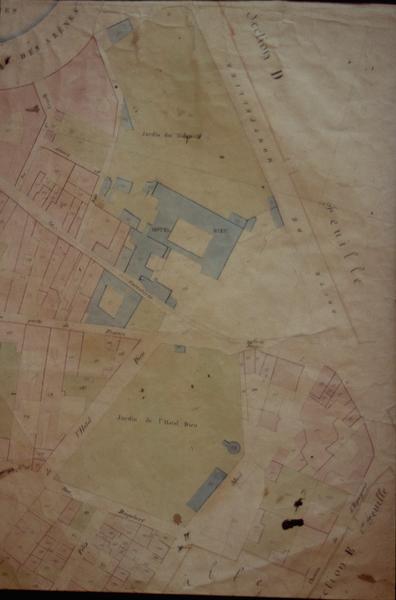 Cadastre ancien avec le jardin, archives départementales B92.