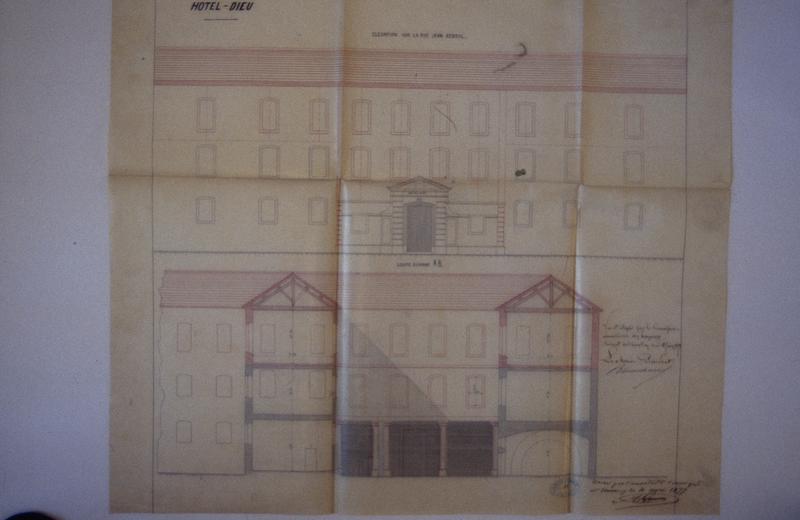 Dessin par Granon en 1877 : coupes transversales façades, archives départementales B92.