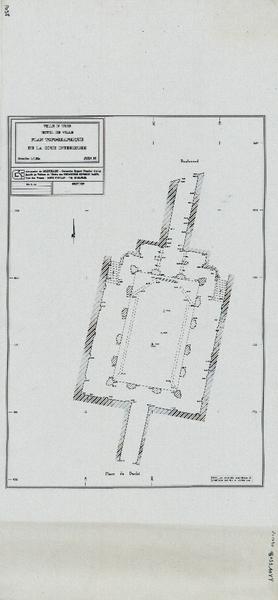 Plan topographique de la cour intérieure.