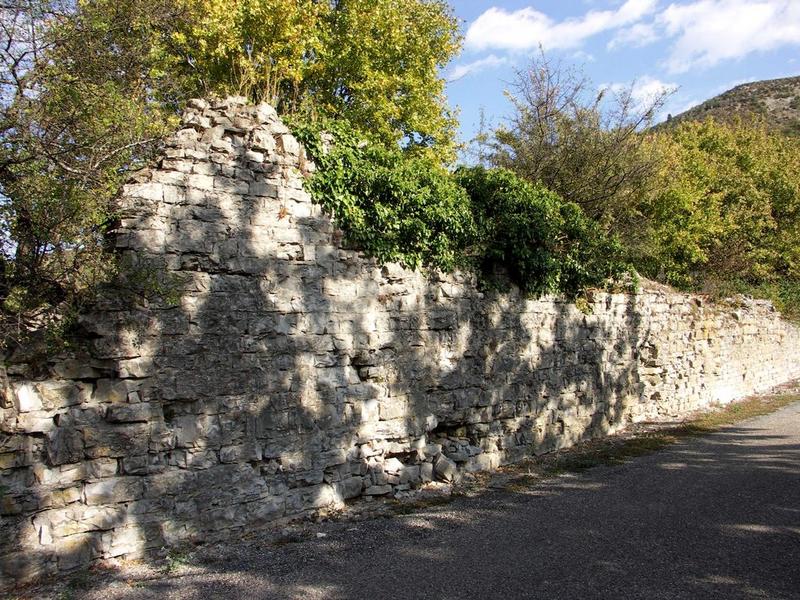 Mur sud-ouest de l'enceinte.