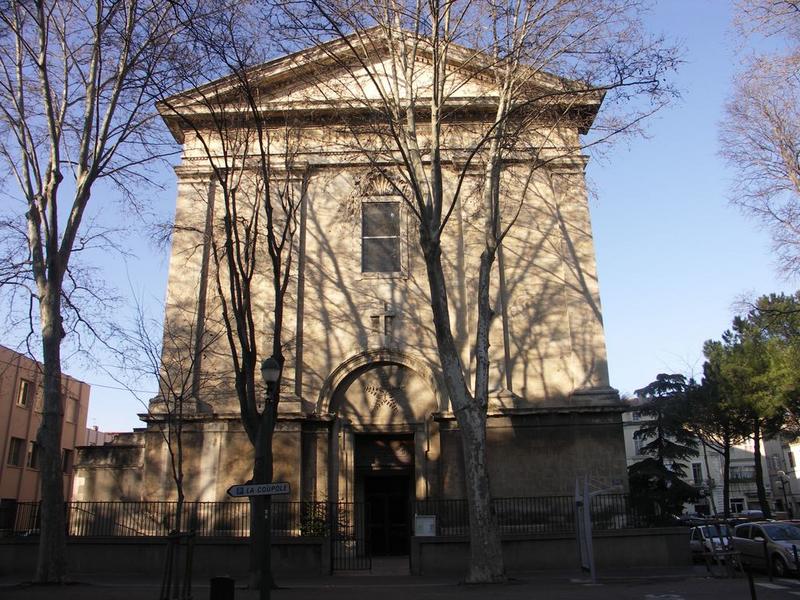 Façade sur le boulevard.