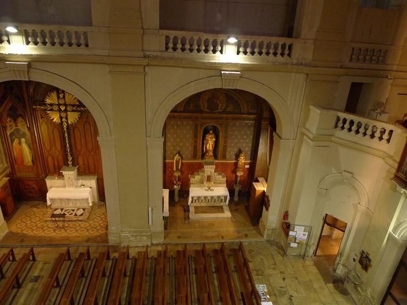 Chapelle centrale, côté Est ou chapelle de la croix et chapelle Saint Joseph au sud.