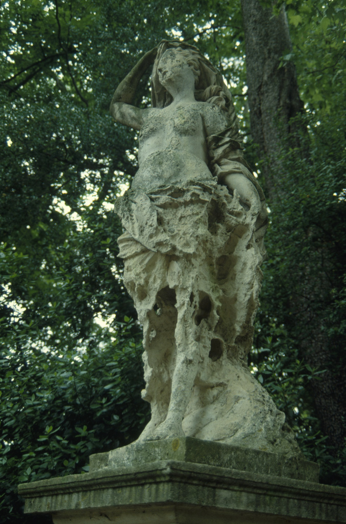 Jardin. Statue.