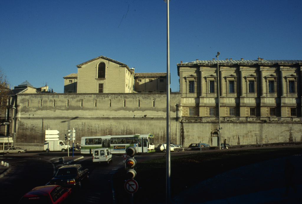 Vue des prisons et du palais de justice depuis le Peyrou.