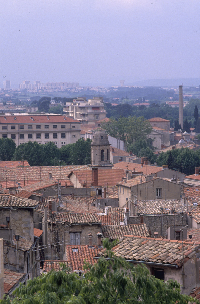 Clocher vu depuis les toits.