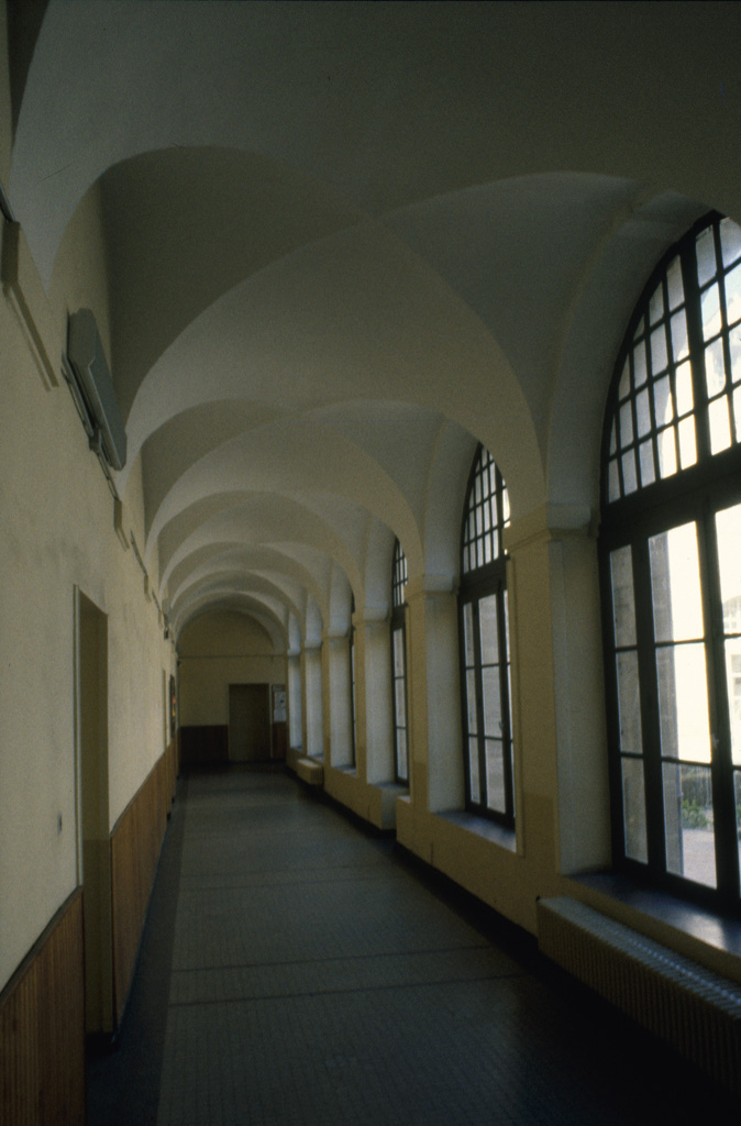 Cloître. Galerie.