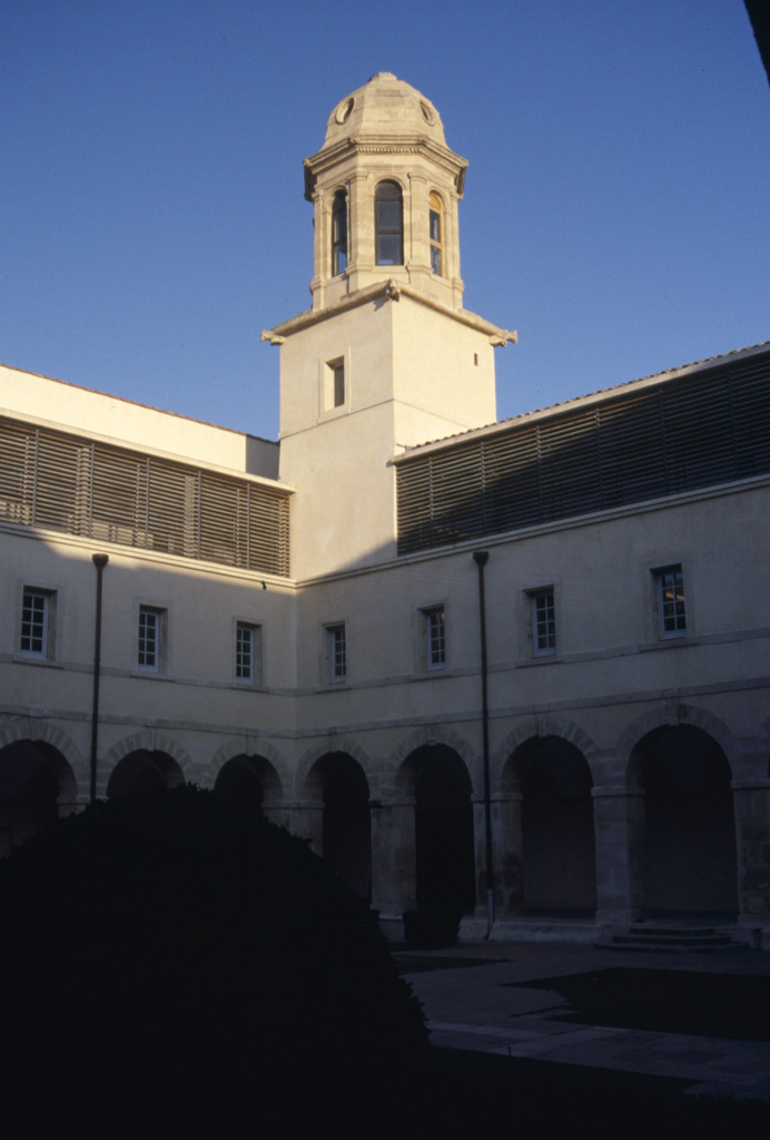 Cloître.