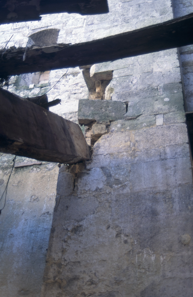 Mur nord de la chapelle, contrefort