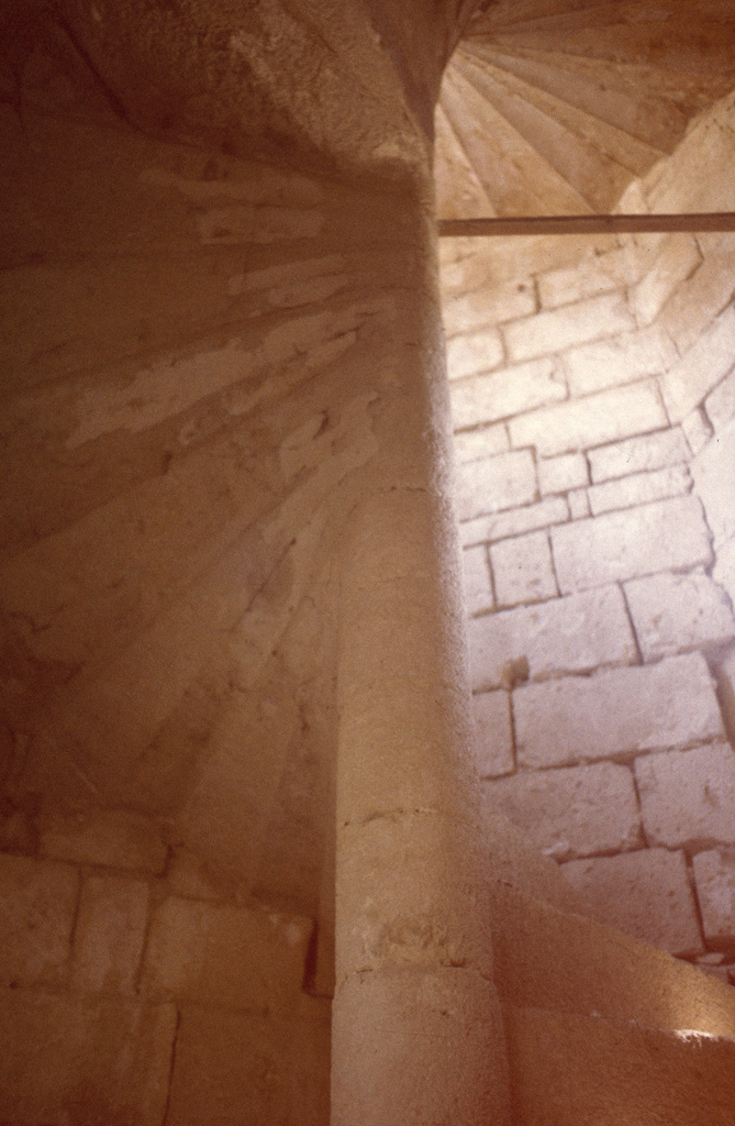 Intérieur. Escalier en vis.