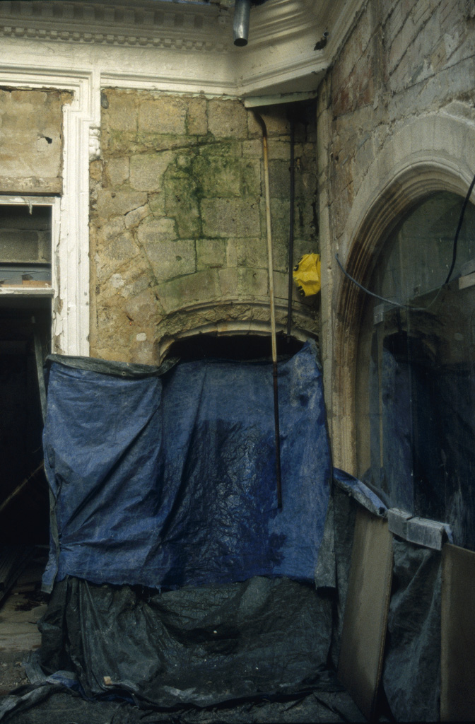 Façade sur cour pendant travaux (décembre 1999).