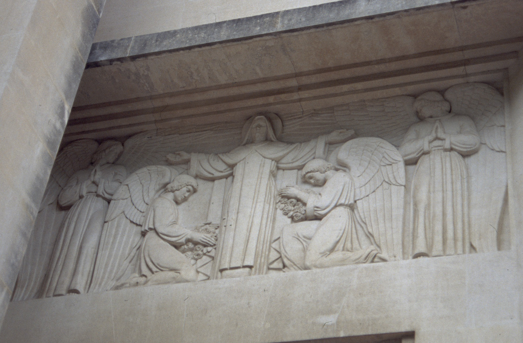 Extérieur. Bas-relief de la façade.