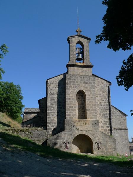 Vue de la façade ouest avec le clocher.