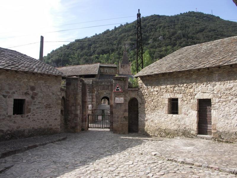 Réduit 13 : intérieur du réduit, avec au fond l'accès au pont Saint-Pierre.