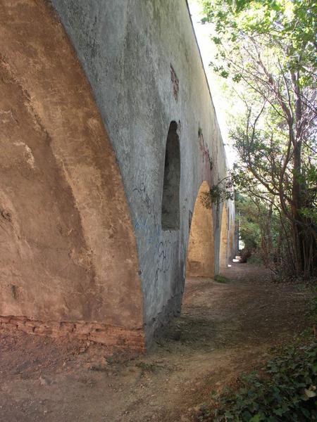 Vue de l'aqueduc face ouest.