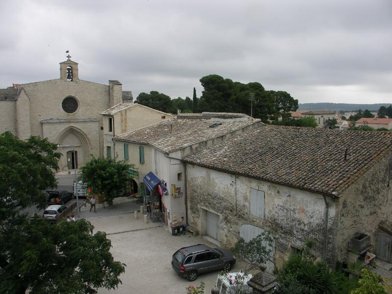 Façade et place du marquis de Baroncelli vue depuis la maison Margarot.