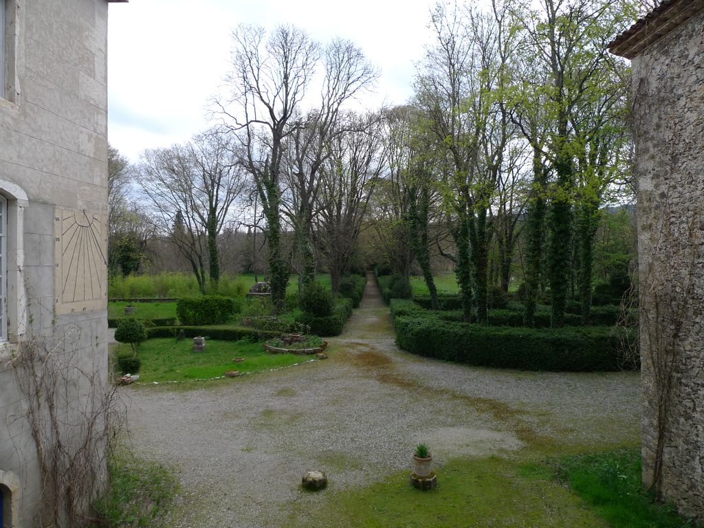 Parc, vue vers l'est et la grande allée.