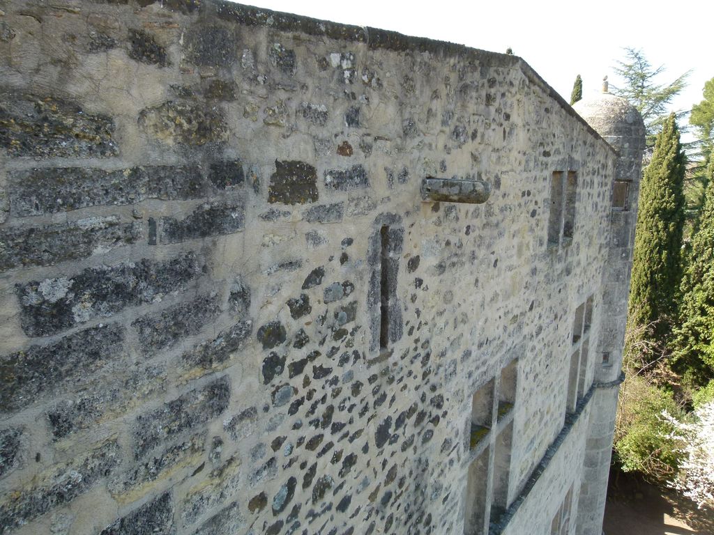 Façade vue de la terrasse supérieure de la tour.