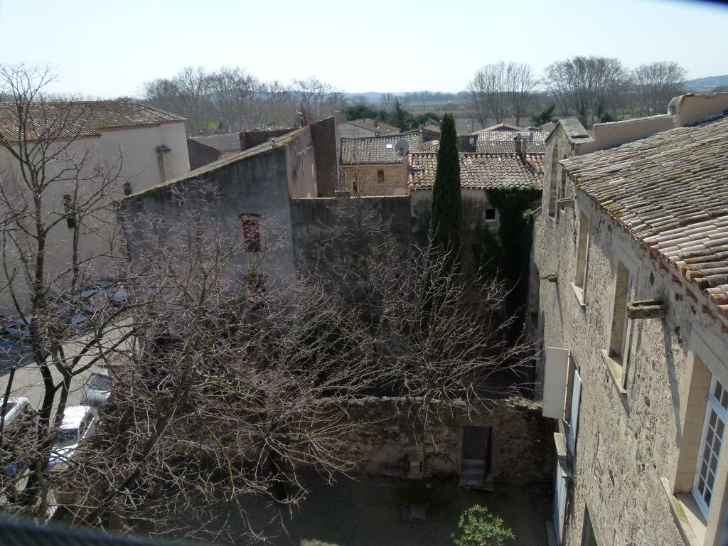 Façade vue de la terrasse supérieure de la tour.