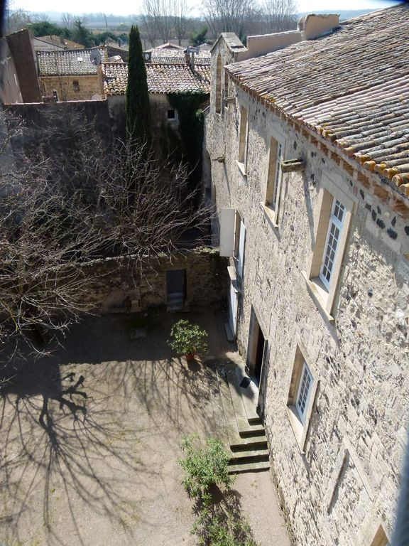 Façade vue de la terrasse supérieure de la tour.