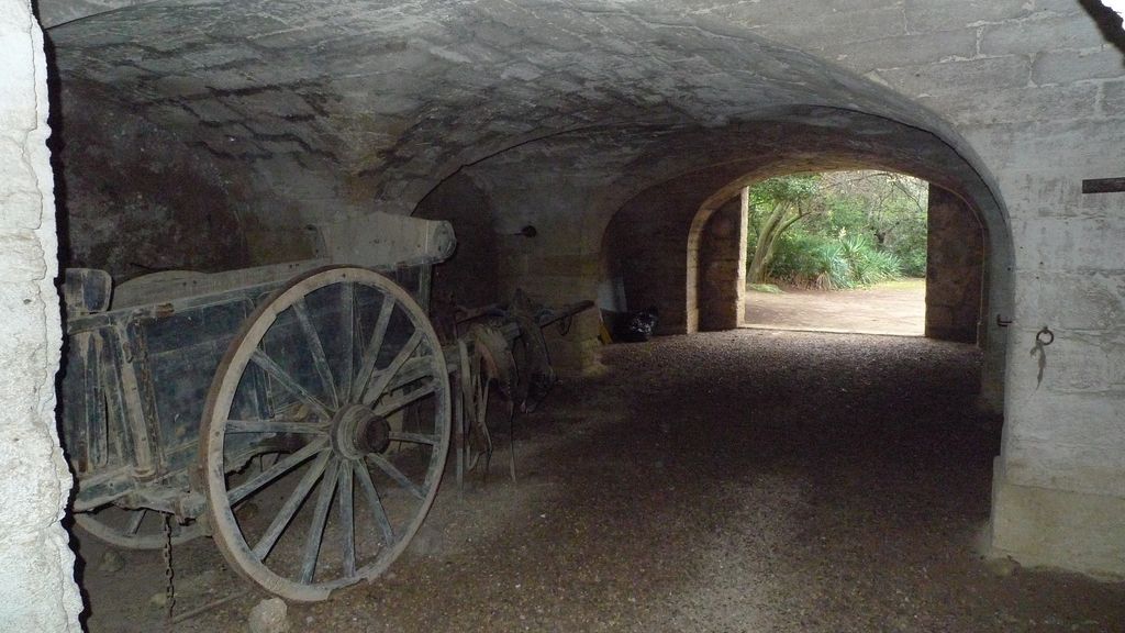 Ecuries. Voiture à cheval.